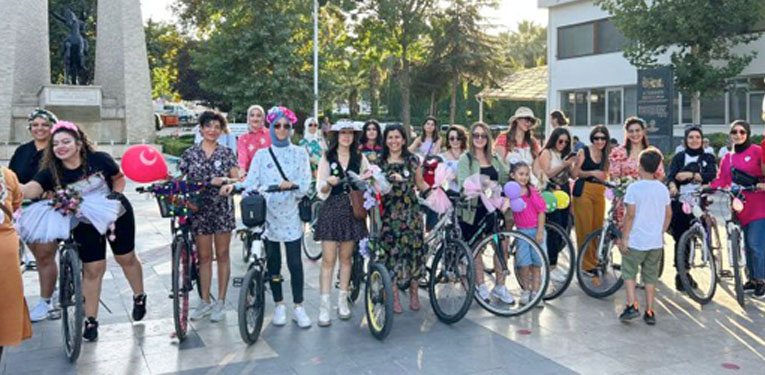 Denizli'de Süslü Kadınlar  Bisiklet Turu düzenlendi